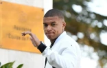 La pépite du foot français Kylian Mbappé à son arrivée au centre d'entraînement des Bleus à Clairefontaine, le 8 octobre 2018