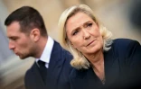 Le président du parti d'extrême droite français Rassemblement National (RN), Jordan Bardella (G), et la présidente du groupe parlementaire Rassemblement National, Marine Le Pen, après une rencontre avec le Premier ministre dans le cadre de consultations politiques à l'Hôtel de Matignon à Paris, le 2 septembre 2025