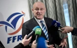 Le président de la Fédération française de rugby (FFR), Bernard Laporte, en conférence de presse, à Paris, le 27 décembre 2017