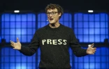 Le cofondateur du Web Summit, Paddy Cosgrave, prononce un discours lors de la cérémonie d'ouverture de l'évènement à Lisbonne, le 10 novembre 2025