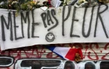 Une banderole "même pas peur" sur la statue de la République à Paris, photographiée le 30 novembre 2015