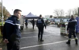 Des gendarmes sur le marché de Crépy-en-Valois qui a été évacué de ses commerçants, le 1er mars 2020