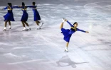 Des élèves et patineuses artistiques de l'association new-yorkaise FSH - "Figure Skating in Harlem" - sur la patinoire de Central Park à Manhattan pour leur gala le 4 février 2024