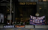 Des partisans et des opposants à Donald Trump, devant la "Trump Tower" à New York, le 9 août 2022