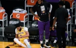 Le pivot des Los Angeles Lakers, Anthony Davis, de nouveau blessé, lors du 6e match du 1er tour des playoffs NBA face aux Phoenix Suns, le 3 juin 2021 au Staples Center à Los Angeles