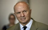 Le général Jean-Louis Georgelin, ancien chef d'état-major des armées et responsable du chantier de restauration de la cathédrale Notre-Dame de Paris, en visite le 6 septembre 2022 sur un chantier de restauration des peintures de la cathédrale, en banlieue parisienne