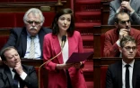 La députée écologiste Marie-Charlotte Garin prononce un discours lors d'une séance de questions au gouvernement à l'Assemblée nationale, à Paris, le 29 janvier 2025