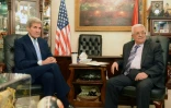 Le secrétaire d'Etat américain John Kerry et  le président palestinien Mahmoud Abbas le 24 octobre 2015 à Amman
