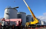Le Japon procède au démantèlement de la centrale nucléaire de Fukushima. Ici une opération de retrait du couvercle d'une cuve le 14 février 2025