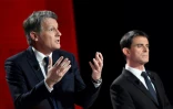 Vincent Peillon (G) et Manuel Valls lors du deuxième débat télévisé de la primaire du PS et de ses alliés, le 15 janvier 2017, à Paris.