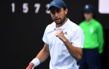 La joie du Russe Aslan Karatsev, vainqueur du Bulgare Grigor Dimitrov, en quarts de finale de l'Open d'Australie, le 16 février 2021 à Melbourne