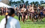 Des guerriers maoris participent à la cérémonie funéraire de leur roi, sur l'Île du Nord en Nouvelle-Zélande, le 5 septembre 2024