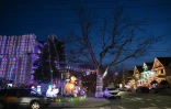 Illuminations de Noël dans le quartier de Dyker Heights, à Brooklyn, le 15 décembre 2020 à New York