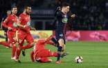 Le milieu de terrain du PSG Julian Draxler (d) lors de la qualification en demi finale de la Coupe de France le 26 février 2019