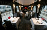 La salle de restaurant du train de luxe "Twilight Express Mizukaze" le 23 février 2017