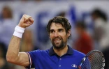 Le Français Jérémy Chardy vainqueur face à l'Anglais Daniel Evans en Coupe Davis, le 7 avril 2017 à Rouen