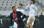 L'attaquant brésilien du Paris Saint-Germain, Neymar, célèbre son but marqué sur pénalty contre Marseille, lors du Trophée des Champions, le 13 janvier 2021 à Lens