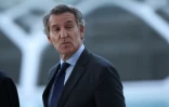 Le leader du Parti populaire (PP), Alberto Núñez Feijóo, arrive à une cérémonie commémorative au complexe culturel et architectural de la Cité des arts et des sciences à Valence, en Espagne, le 29 octobre 2025