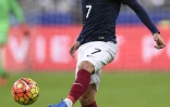 L'attaquant des Bleus Antoine Griezmann contrôle le ballon en amical contre l'Allemagne, le 13 novembre 2015 au Stade de France   