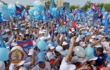 Des sympathisants du Parti du peuple cambodgien (PPC), formation du Premier ministre Hun Sen, lors d'une réunion publique le 27 juillet 2018 à Phnom Penh.