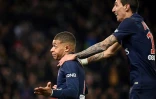 Les joueurs du PSG Kylian Mbappé (g) et Angel Di Maria buteurs lors de la victoire 3-1 à domicile sur Marseille le 17 mars 2019