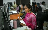 Amala Dhanapal, annoteuse de données pour l'IA, travailler au centre de services de NextWealth, à Mallasamudram, dans le district de Namakkal, dans l'État du Tamil Nadu, le 12 janvier 2026 en Inde
