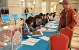 Les bureaux de vote ont ouvert à 01h00 GMT et fermeront à 14h00 GMT au Kazakhstan, pays d'Asie centrale riche en hydrocarbures qui devrait sans surprise élire le successeur choisi par l'ancien président Noursoultan Nazarbaïev, qui a quitté le pouvoir en mars après 30 ans ininterrompus