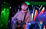 Le chanteur-auteur-compositeur britannique Ed Sheeran, le 8 décembre 2021 à New York