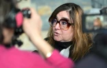 L'avocate Francesca Satta s'adresse à la presse à l'ouverture du procès de l'ancien chirurgien Joël Le Scouarnec au tribunal de Vannes, le 24 février 2025 dans le Morbihan