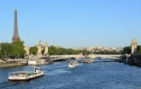 Défilé de bateaux sur la Seine, le 17 juillet 2023, pour tester "manoeuvres", "distances", "durée" et "captation vidéo" de la future cérémonie des JO de Paris en 2024