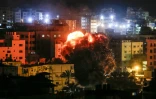 Une explosion dans la ville palestinienne de Gaza après un raid aérien de l'armée israélienne, le 25 mars 2019 au soir