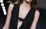 L'écossais dans un modèle de Jason Wu à la Fashion Week de New York le 12 février 2016