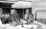 Le président français François Mitterrand reçoit le Chancellier allemand Helmut Kohl au fort de Brégançon, le 24 août 1985