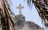 Vue de l'église de la Saint-Famille à Gaza, après une frappe israélienne le 17 juillet 2025
