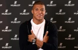 Kylian Mbappé, nouvel ambassadeur de la marque de montres luxe Hublot, le 8 novembre 2018 à Paris