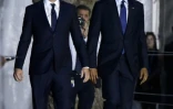 A gauche l'acteur Leonardo DiCaprio et le président américain Barack Obama, arrivent au festival "South by South Lawn" dans les jardins de la Maison Blanche, le 3 octobre 2016 à Washington. 