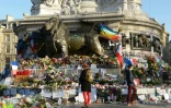 La place de la République prend des allures de mémorial, après les attentats du 13 novembre 2015