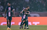L'attaquant du PSG Kylian Mbappé célèbre son premier but avec son partenaire Neymar, passeur décisif, lors du match de Ligue des champions face à la Juventus de Turin au Parc des Princes le 6 septembre 2022