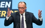 Le chancelier allemand et chef de l'Union chrétienne-démocrate (CDU) Friedrich Merz s'adresse au public lors d'un meeting de campagne électorale à Stockach, dans le sud de l'Allemagne, le 6 mars 2026