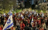 Des Israéliens rassemblés à Tel-Aviv pour la 13e semaine consécutive pour protester contre le projet de réforme de la justice, le 1er avril 2023