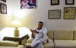Le policier pakistanais et auteur de polars Omar Shahid Hamid, lors d'une interview Ă Karachi, le 21 mai 2019.
