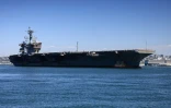 Le porte-avions américains USS Abraham Lincoln arrive sur la base navale de San Diego, en Californie, le 8 octobre 2026