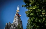 Une mise en scène du parc Astérix le 2 juin 2021, à Plailly, dans l'Oise