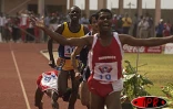 Arrivée du 5000 mètres
La joie de la victoire du Mauricien devant Raymond Fontaine, la douleur du Seychellois Simon Labiche et la chute du Malgache Eugène Rasolofondrasata

Photo Noël Thomas