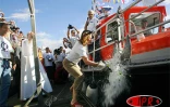Octobre 2006 

Maud de Fontenoy se prépare son tour du monde à la voile en solitaire et à contre-courants