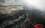 Mercredi 23 février 2005


Le piton de la Fournaise en éruption