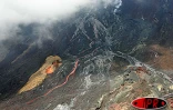 Mercredi 23 février 2005


Le piton de la Fournaise en éruption