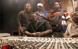 En janvier 2002, Thierry Gauliris, le leader du groupe Baster, était en Jamaïque pour enregistrer quelques uns de ses plus grand succès en version reggae &quot;roots&quot;