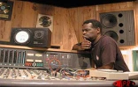 En janvier 2002, Thierry Gauliris, le leader du groupe Baster, était en Jamaïque pour enregistrer quelques uns de ses plus grand succès en version reggae &quot;roots&quot;