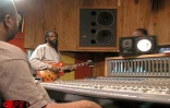 En janvier 2002, Thierry Gauliris, le leader du groupe Baster, était en Jamaïque pour enregistrer quelques uns de ses plus grand succès en version reggae &quot;roots&quot;